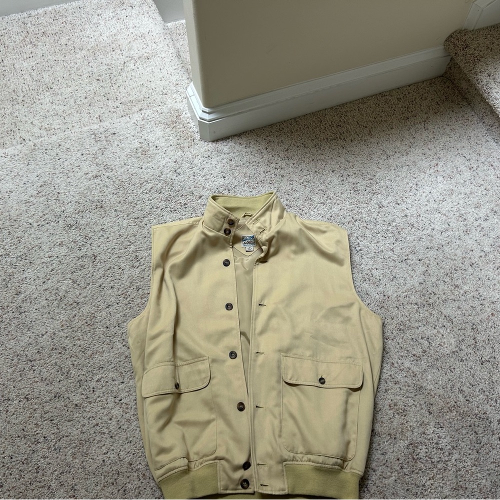 Lightweight Beige Button-Up Vest with Pockets